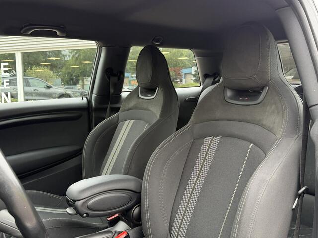 Mini COOPER 3-Deurs 1.5 JCW Pakket | Kuipstoelen | Keyless | H&K | ACC | CarPlay