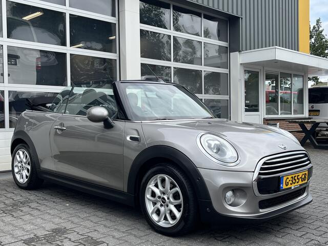 Mini COOPER Cabrio 1.5 Salt Airco Cruise control Stoelverwarming Stuurwiel multifunctioneel Telefoonverbinding Navigatiesysteem 4-Persoons