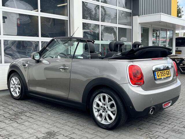 Mini COOPER Cabrio 1.5 Salt Airco Cruise control Stoelverwarming Stuurwiel multifunctioneel Telefoonverbinding Navigatiesysteem 4-Persoons