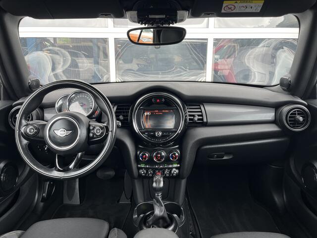 Mini COOPER Cabrio 1.5 Salt Airco Cruise control Stoelverwarming Stuurwiel multifunctioneel Telefoonverbinding Navigatiesysteem 4-Persoons