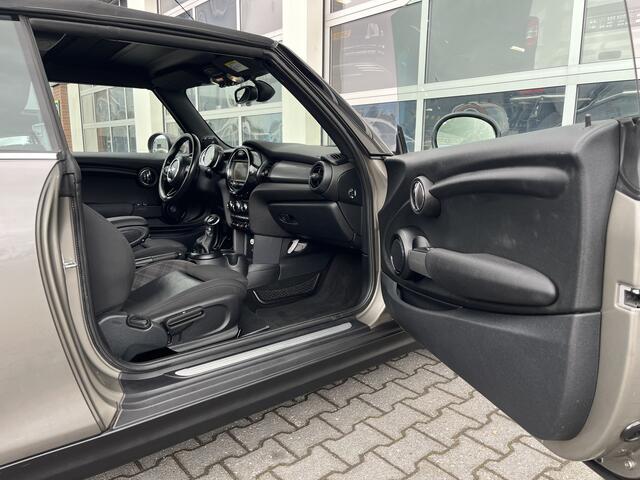 Mini COOPER Cabrio 1.5 Salt Airco Cruise control Stoelverwarming Stuurwiel multifunctioneel Telefoonverbinding Navigatiesysteem 4-Persoons