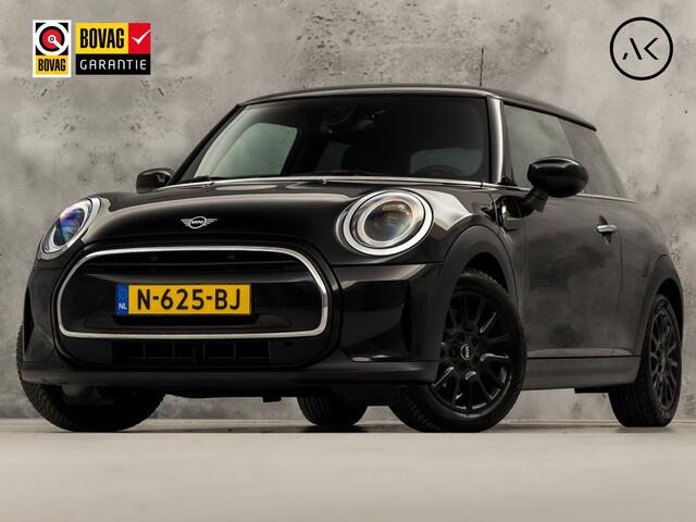 Mini COOPER 3-deurs 1.5 Classic Automaat 136Pk (VIRTUAL COCKPIT, DEALER ONDERHOUDEN, APPLE CARPLAY, GROOT NAVI, UNION JACK ACHTERLICHTEN, CAMERA, SPORTSTOELEN, GETINT GLAS, LEDER, CRUISE, NIEUWSTAAT)