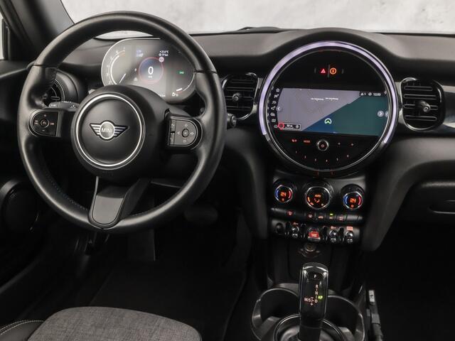 Mini COOPER 3-deurs 1.5 Classic Automaat 136Pk (VIRTUAL COCKPIT, DEALER ONDERHOUDEN, APPLE CARPLAY, GROOT NAVI, UNION JACK ACHTERLICHTEN, CAMERA, SPORTSTOELEN, GETINT GLAS, LEDER, CRUISE, NIEUWSTAAT)