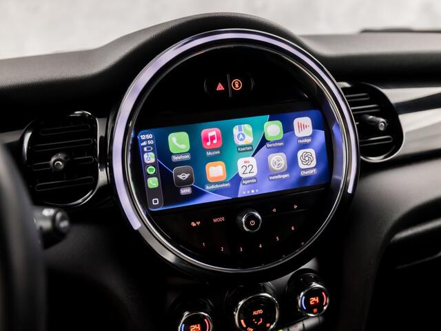 Mini COOPER 3-deurs 1.5 Classic Automaat 136Pk (VIRTUAL COCKPIT, DEALER ONDERHOUDEN, APPLE CARPLAY, GROOT NAVI, UNION JACK ACHTERLICHTEN, CAMERA, SPORTSTOELEN, GETINT GLAS, LEDER, CRUISE, NIEUWSTAAT)