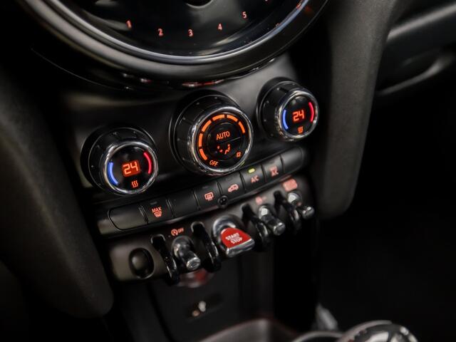 Mini COOPER 3-deurs 1.5 Classic Automaat 136Pk (VIRTUAL COCKPIT, DEALER ONDERHOUDEN, APPLE CARPLAY, GROOT NAVI, UNION JACK ACHTERLICHTEN, CAMERA, SPORTSTOELEN, GETINT GLAS, LEDER, CRUISE, NIEUWSTAAT)