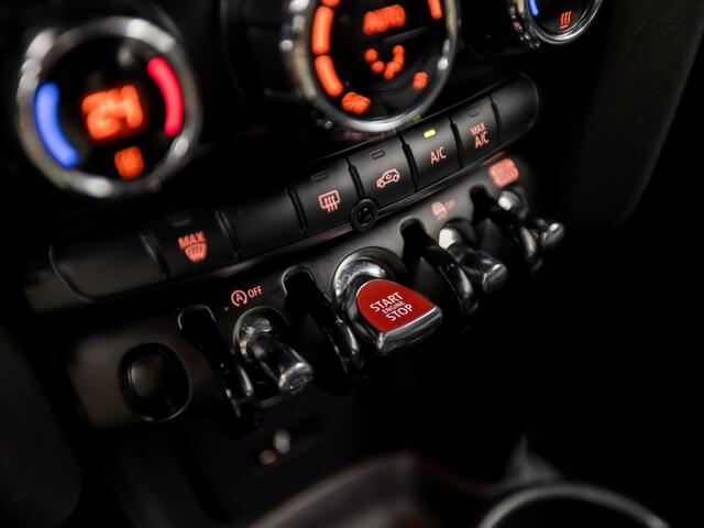 Mini COOPER 3-deurs 1.5 Classic Automaat 136Pk (VIRTUAL COCKPIT, DEALER ONDERHOUDEN, APPLE CARPLAY, GROOT NAVI, UNION JACK ACHTERLICHTEN, CAMERA, SPORTSTOELEN, GETINT GLAS, LEDER, CRUISE, NIEUWSTAAT)