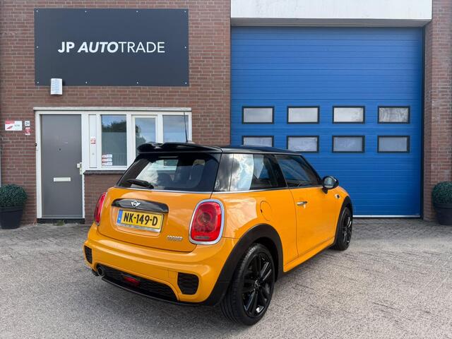 Mini COOPER 1.5 | JCW | NL Auto | 18" | NAV | Dealer Ond.