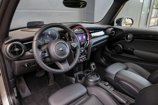 Mini COOPER 3-Deurs 1.5 Classic | PANO | HUD | CAMERA | KEYLESS | LEDER |