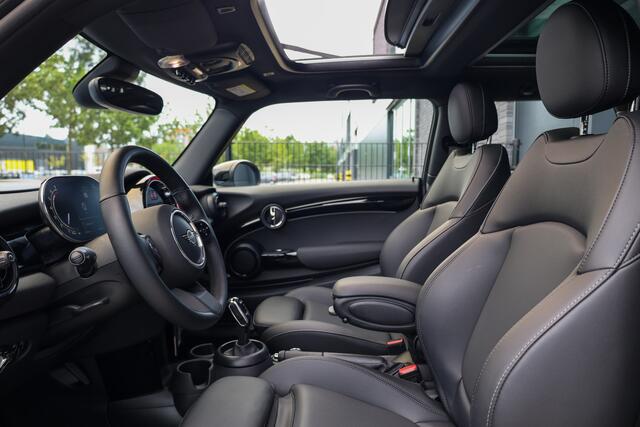 Mini COOPER 3-Deurs 1.5 Classic | PANO | HUD | CAMERA | KEYLESS | LEDER |