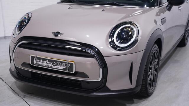 Mini COOPER 5-Deurs 1.5 Business Edition 2e Eig. NAP Clima Navi Panodak PDC achter Apple-carplay bleutooth telefonie Sportstoelen voor half lederen bekleding cruise-controle