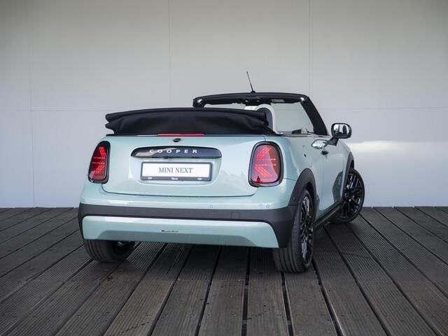 Mini COOPER Cabrio C Favoured XL-pakket | Elektrisch verstelbare stoelen | Harman Kardon | Parking Assistant Plus |