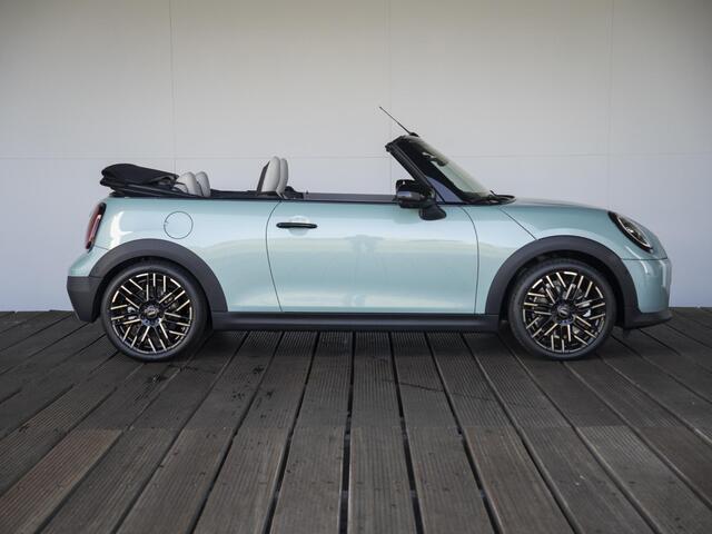Mini COOPER Cabrio C Favoured XL-pakket | Elektrisch verstelbare stoelen | Harman Kardon | Parking Assistant Plus |
