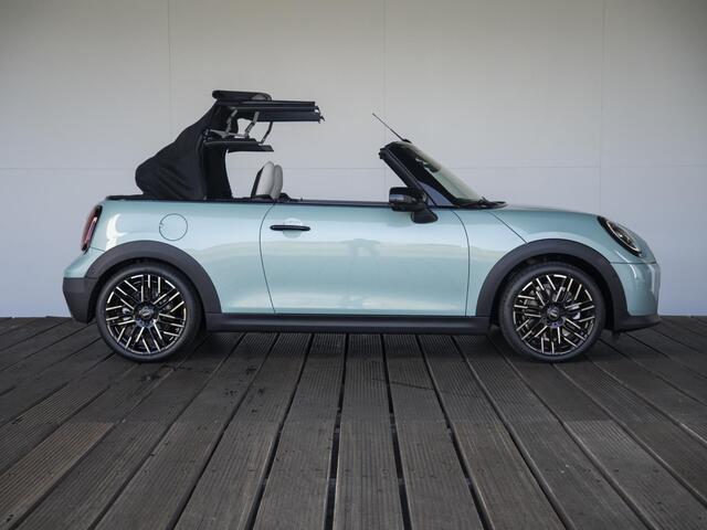 Mini COOPER Cabrio C Favoured XL-pakket | Elektrisch verstelbare stoelen | Harman Kardon | Parking Assistant Plus |