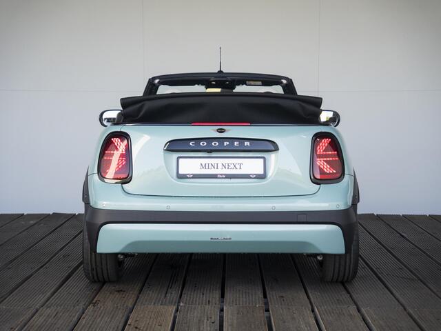Mini COOPER Cabrio C Favoured XL-pakket | Elektrisch verstelbare stoelen | Harman Kardon | Parking Assistant Plus |