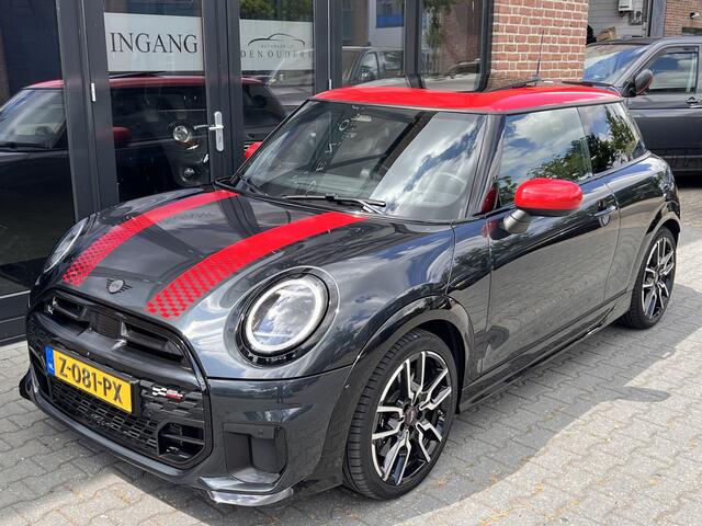 Mini COOPER 3-Deurs 1.5 C John Cooper Works XL PANO / MASSAGE / HARMAN