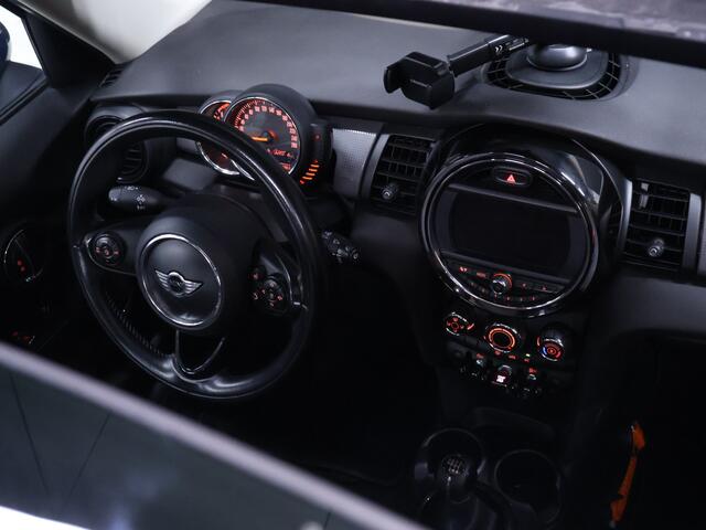Mini COOPER 5-Deurs 1.5 Business [PANORAMADAK, NAVIGATIE, CRUISE CONTROL, BLUETOOTH, MULTIFUNCTIONEEL STUUR, AIRCO, LICHTMETALEN VELGEN]
