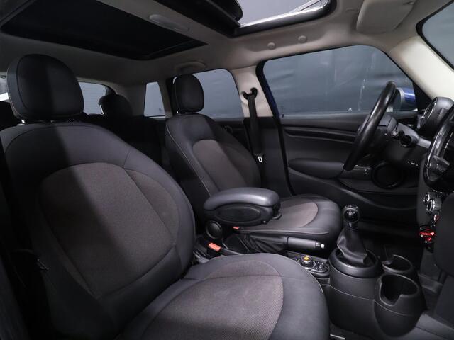 Mini COOPER 5-Deurs 1.5 Business [PANORAMADAK, NAVIGATIE, CRUISE CONTROL, BLUETOOTH, MULTIFUNCTIONEEL STUUR, AIRCO, LICHTMETALEN VELGEN]