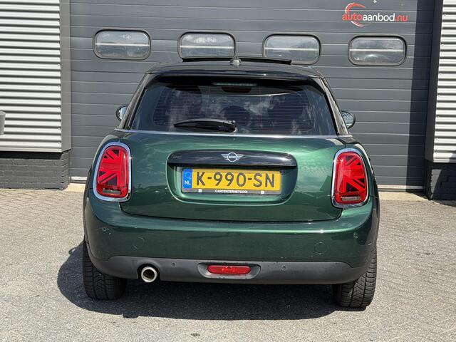 Mini COOPER 5-Deurs 1.5 Chili | Panoramadak | Navigatie | Parkeersensoren | Stoelverwarming | Climate Control |