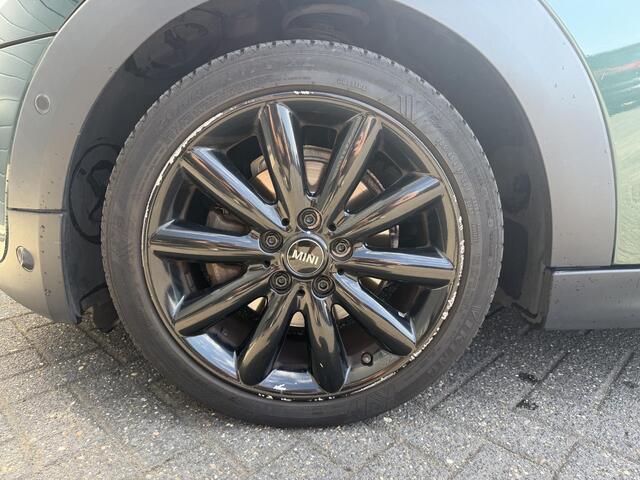 Mini COOPER 5-Deurs 1.5 Chili | Panoramadak | Navigatie | Parkeersensoren | Stoelverwarming | Climate Control |