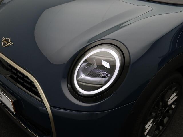 Mini COOPER 5-Deurs 1.5 C Favoured M