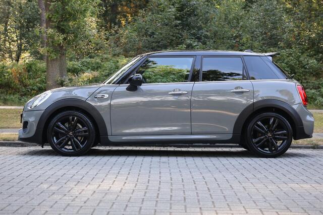 Mini COOPER 5-Deurs 1.5 Chili John Cooper Works | 1e eigenaar | Navi | Keyless | LED | Clima | Stoelwarming | Alarm | PDC | Etc.