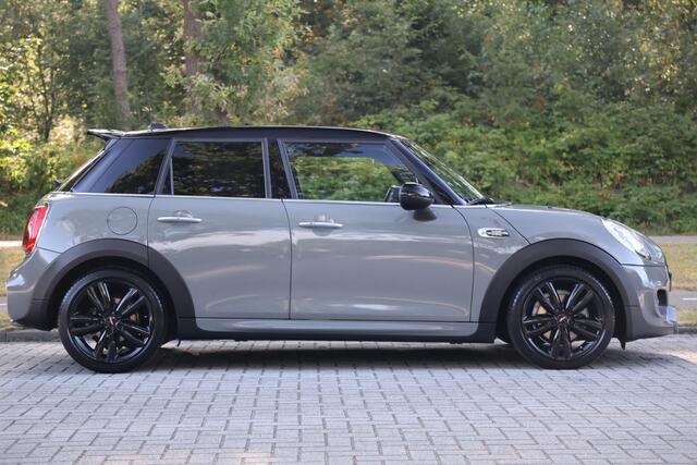 Mini COOPER 5-Deurs 1.5 Chili John Cooper Works | 1e eigenaar | Navi | Keyless | LED | Clima | Stoelwarming | Alarm | PDC | Etc.