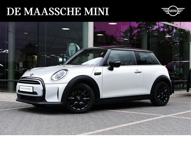 Mini COOPER Hatchback Classic Automaat / Panoramadak / Sportstoelen / Achteruitrijcamera / 16" LM Victory Spoke zwart