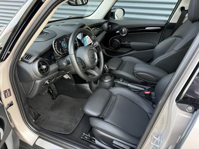 Mini COOPER 5-Deurs 1.5 Pano/Leder/Apple/Camera
