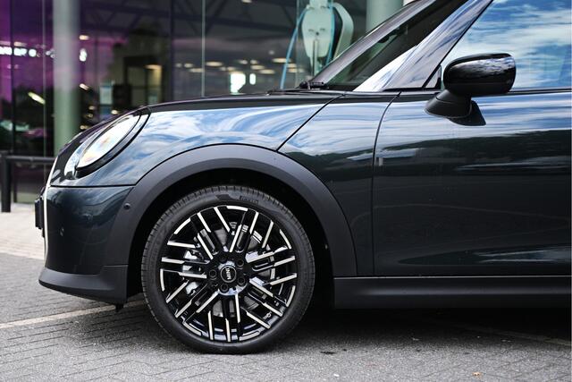 Mini COOPER Hatchback C Automaat / John Cooper Works / Pakket M / 17" JCW Sprint Spoke black