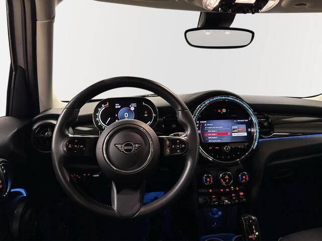 Mini COOPER 5-Deurs 1.5 Camden Edition Automaat