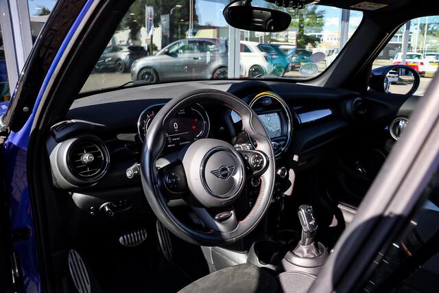 Mini COOPER 5-Deurs 1.5 Dalston Edition JCW PAKKET / PANO / SFEER
