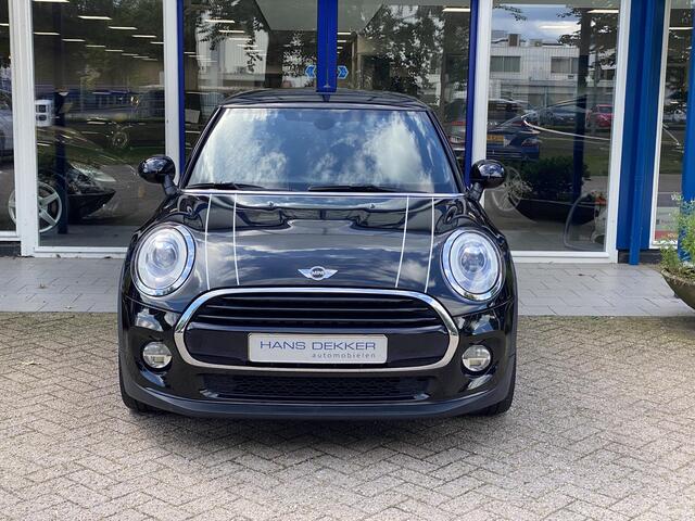 Mini COOPER 3-Deurs 1.5 Serious Business Keyless Entry / Automatsiche Airco / John Cooper Works Stuur