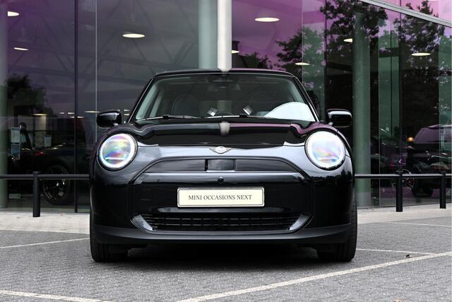 Mini COOPER Hatchback E / Classic / Pakket L / 17 inch Parallel Spoke 2-tone