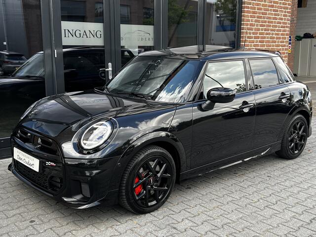 Mini COOPER 5-Deurs 1.5 C John Cooper Works M / JCW / PANO / CAMERA / CARPLAY