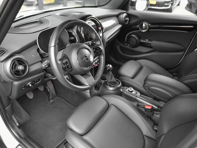 Mini COOPER 5-Deurs 1.5 Business Edition Leer Camera Led Navi Cruise