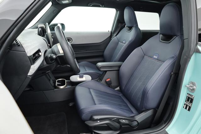 Mini COOPER 3-Deurs 1.5 C Favoured L | Pano | HUD | Harman Kardon | Stoel- Stuurverw. | 18'' | Leder | 360cam | NAV+ CarPlay