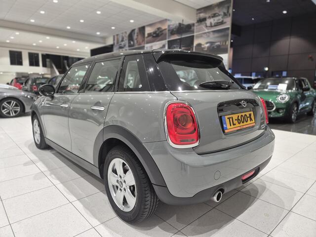 Mini COOPER 5-Deurs 1.5 | Automaat | Navigatie | Cruise Control | Bluetooth |