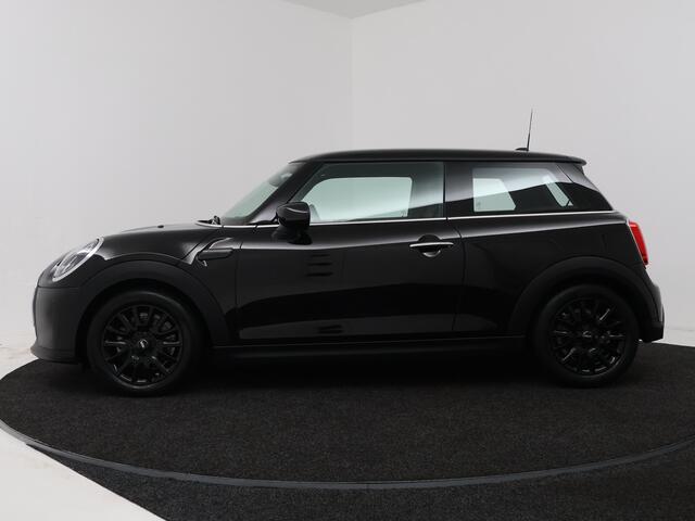 Mini COOPER 3-Deurs 1.5 Business Edition | Climate Control | Navigatie | Parkeersensoren | LED | Onderweg-naar-dealer