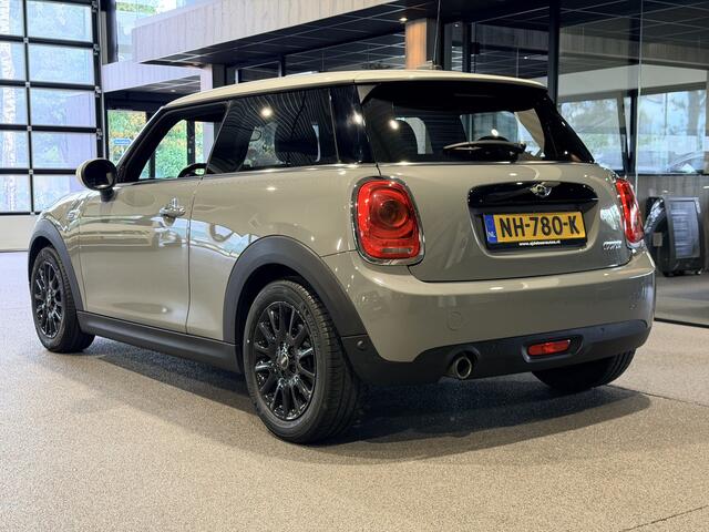 Mini COOPER 3-Deurs 1.5 Serious Business NAP | Nardo grey/White | Navigatie | LED | Stoelverwarming