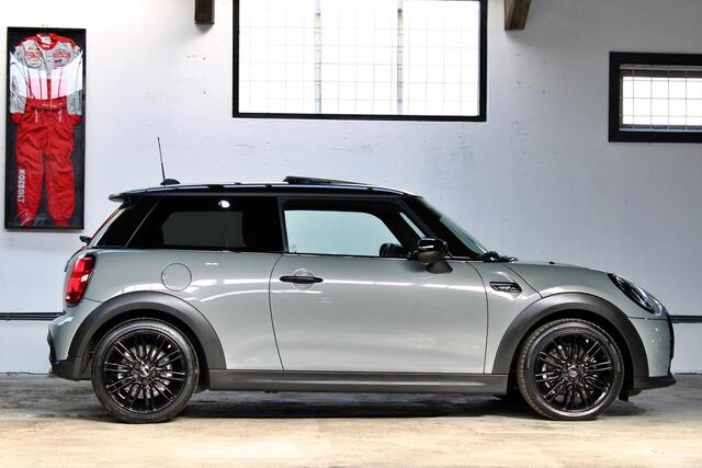 Mini COOPER 3-Deurs 1.5 Camden Edition | Panoramadak | Stuurwielverwarming | Keyless | LED | NL geleverd
