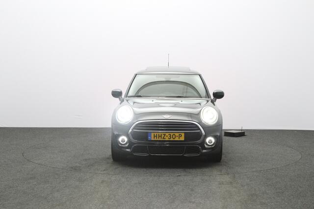 Mini COOPER 3-Deurs 1.5 136 PK Automaat John Cooper Works, Panoramadak, Stoelverwarming, Cruise Control