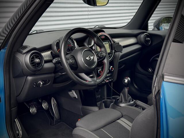 Mini COOPER 1.5 | Panoramadak | LED | Cruise | PDC | NL Auto |