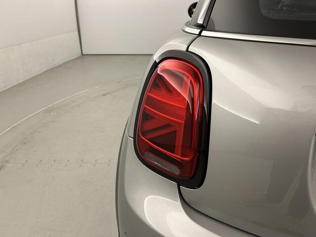 Mini COOPER 1.5 136 PK Aut. Camden Ed. Lederen/Sportstoelen/Camera/Carplay