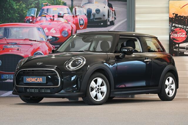 Mini COOPER 3-Deurs 1.5 Essential Facelift model / Automaat