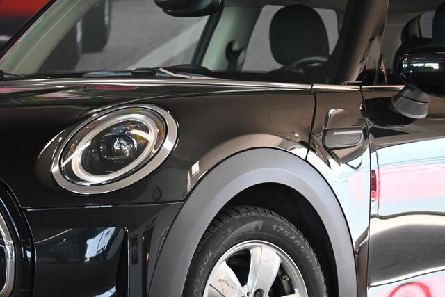 Mini COOPER 3-Deurs 1.5 Essential Facelift model / Automaat