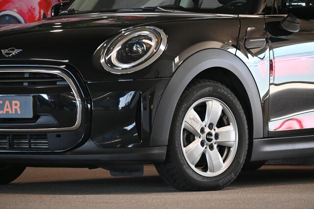Mini COOPER 3-Deurs 1.5 Essential Facelift model / Automaat