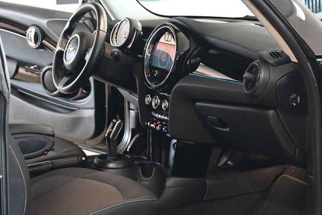 Mini COOPER 3-Deurs 1.5 Essential Facelift model / Automaat