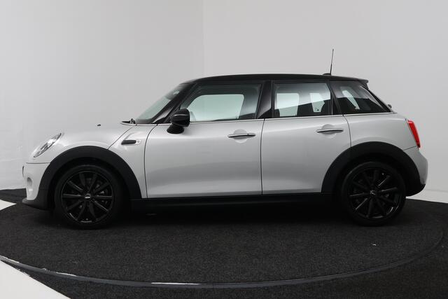 Mini COOPER 5-Deurs 1.5 Chili (NAVIGATIE, CRUISE CONTROL, PARKEERSENSOREN, CARPLAY)