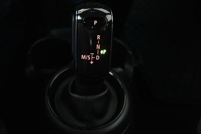 Mini COOPER 5-Deurs 1.5 Chili (NAVIGATIE, CRUISE CONTROL, PARKEERSENSOREN, CARPLAY)