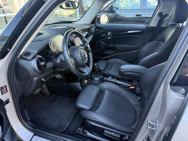 Mini COOPER 5-Deurs 1.5 Pano/Leder/Camera/Apple